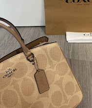 New Luxury Monogram Shoulder Bag - Women's Elegant Designer Fashion - NM6322