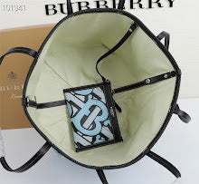 Premium Leather Crossbody Bag - Elegant Women's Designer Handbag - NM5552