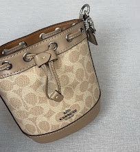 New Chic Women's Shoulder Handbag - Luxury Premium Designer Style - NM6551