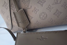 Luxury Large Tote Bag - Women's Premium Designer Fashion Handbag - NM4251