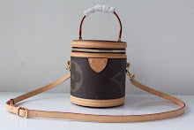 Luxury Structured Shoulder Bag - Women's Premium Designer Fashion - NM4629