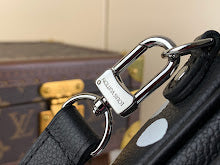 Designer Iconic Shoulder Bag - Luxury Women's Premium Fashion - NM4625