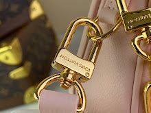 Luxury Signature Top Handle Bag - Elegant Women's Designer Handbag - NM4535