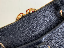 Luxury Iconic Crossbody Bag - Women's Elegant Designer Fashion - NM4573