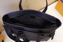 Chic Women's Designer Tote - Luxury Premium Handbag Style - NM5283