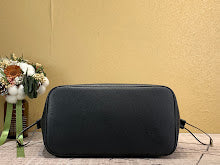 Luxury Monogram Shoulder Bag - Women's Elegant Designer Fashion - NM4927