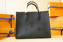 Luxury Iconic Crossbody Bag - Women's Elegant Designer Fashion - NM5268