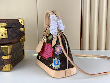 Luxury Designer Shoulder Bag for Women - Premium Fashion Handbag - NM4610