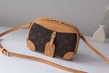 Luxury Designer Crossbody Bag for Women - Premium Fashion Handbag - NM4981