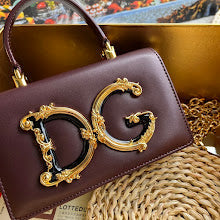 Luxury Iconic Crossbody Bag - Women's Elegant Designer Fashion - NM6866