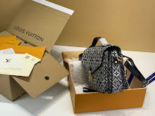 Premium Signature Shoulder Bag - Chic Women's Luxury Designer - NM5462