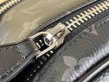 Chic Women's Designer Tote - Luxury Premium Handbag Style - NM4660