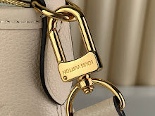 Chic Women's Crossbody Handbag - Luxury Premium Designer Style - NM4577