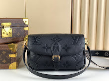 Premium Signature Crossbody - Chic Women's Luxury Designer Bag - NM4638