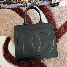 Chic Women's Shoulder Handbag - Luxury Premium Designer Style - NM6792
