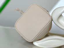 Premium Women's Crossbody Bag - Luxury Designer Fashion Accessory - NM5447