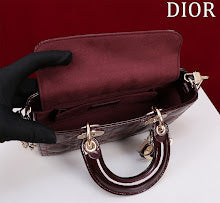 Premium Leather Crossbody Bag - Elegant Women's Designer Handbag - NM7294