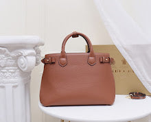 Premium Women's Crossbody Bag - Luxury Designer Fashion Accessory - NM5563