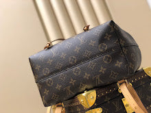 Luxury Iconic Crossbody Bag - Women's Elegant Designer Fashion - NM4989
