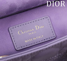 Chic Women's Designer Tote - Luxury Premium Handbag Style - NM7400