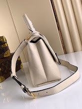 Premium Leather Crossbody Bag - Elegant Women's Designer Handbag - NM4777