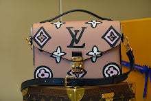 Chic Women's Crossbody Handbag - Luxury Premium Designer Style - NM4872