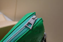 Chic Designer Shoulder Handbag - Premium Luxury Women's Style - NM5368