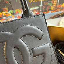 Designer Iconic Tote Handbag - Premium Luxury Women's Fashion - NM6911