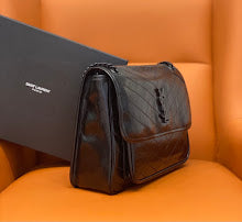 Designer Iconic Shoulder Bag - Luxury Women's Premium Fashion - NM3200