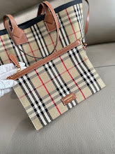 Designer Monogram Crossbody - Luxury Women's Premium Fashion Bag - NM5551