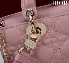 Luxury Signature Top Handle Bag - Elegant Women's Designer Handbag - NM7364