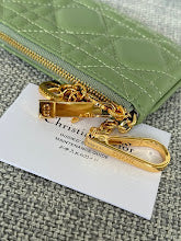 Luxury Iconic Crossbody Bag - Women's Elegant Designer Fashion - NM7425