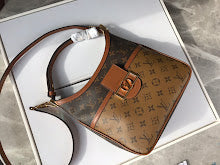 Chic Women's Designer Tote - Luxury Premium Handbag Style - NM5050
