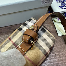 Premium Signature Crossbody - Chic Women's Luxury Designer Bag - NM5530