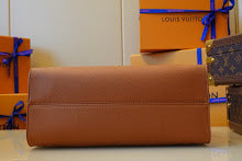 Premium Women's Shoulder Bag - Designer Luxury Fashion Accessory - NM5267