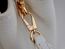 Luxury Signature Top Handle Bag - Elegant Women's Designer Handbag - NM4139