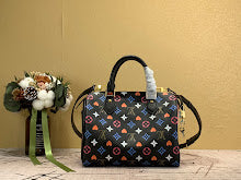Chic Women's Designer Tote - Luxury Premium Handbag Style - NM5428