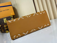 Luxury Signature Top Handle Bag - Elegant Women's Designer Handbag - NM4799