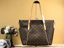 Premium Signature Crossbody - Chic Women's Luxury Designer Bag - NM4137