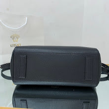 Luxury Iconic Crossbody Bag - Women's Elegant Designer Fashion - NM3053