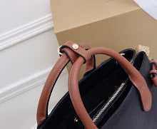 Luxury Iconic Crossbody Bag - Women's Elegant Designer Fashion - NM5532