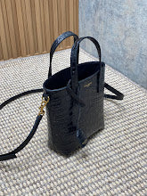Luxury Signature Top Handle Bag - Elegant Women's Designer Handbag - NM3387