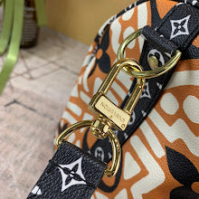 Luxury Iconic Crossbody Bag - Women's Elegant Designer Fashion - NM4452