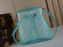 Luxury Iconic Crossbody Bag - Women's Elegant Designer Fashion - NM4724