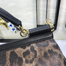 Luxury Signature Top Handle Bag - Elegant Women's Designer Handbag - NM7052