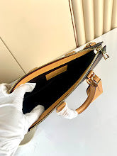Luxury Structured Shoulder Bag - Women's Premium Designer Fashion - NM4822
