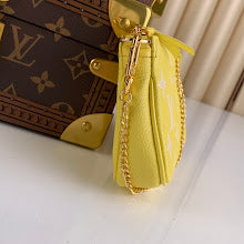 Premium Leather Crossbody Bag - Elegant Women's Designer Handbag - NM4737
