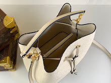 Chic Designer Tote Handbag - Luxury Premium Women's Fashion Bag - NM4564