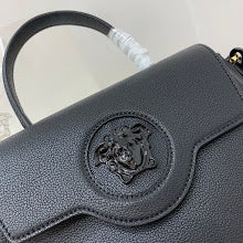 Premium Women's Shoulder Bag - Designer Luxury Fashion Accessory - NM3070
