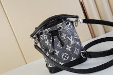 Premium Women's Crossbody Bag - Luxury Designer Fashion Accessory - NM4597